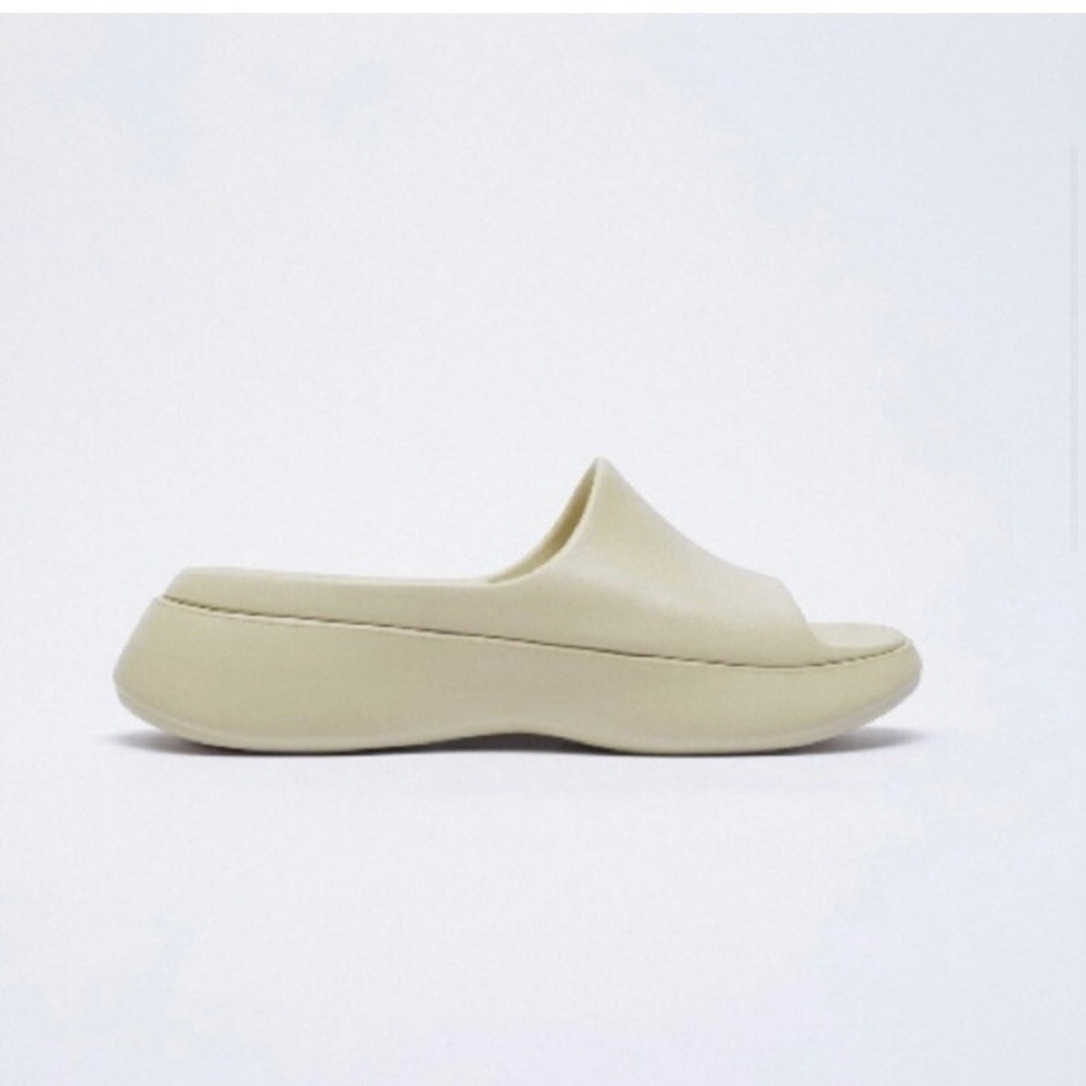 Zara Flat Sandal Ivory Cream Platform Rubber Slide Sandal beige